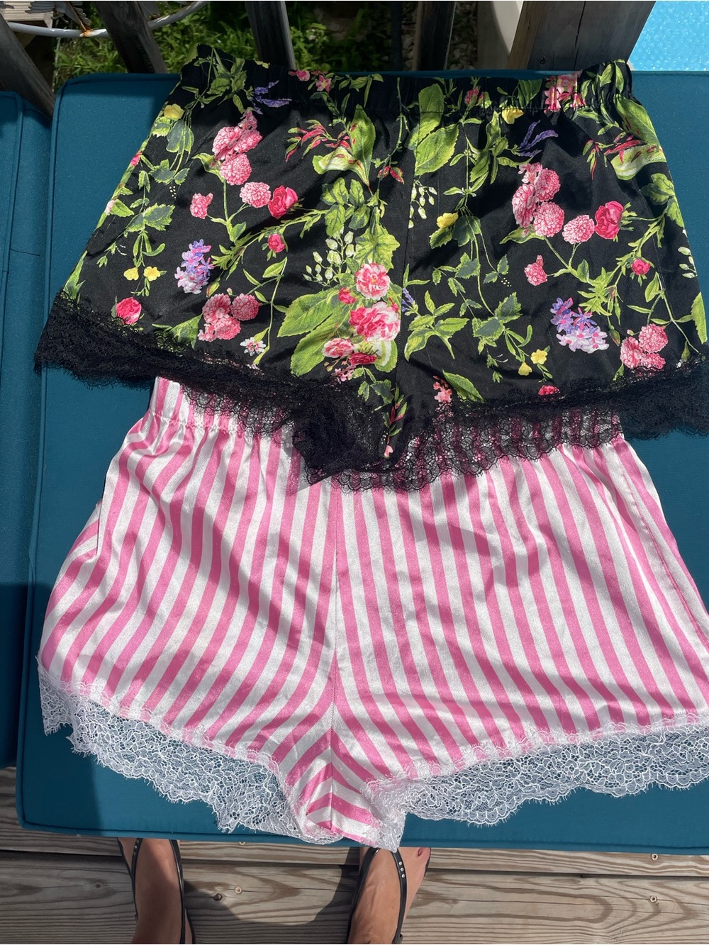 VICTORIA SECRET Floral & Striped Lace-Trim Sleep Shorts women’s medium